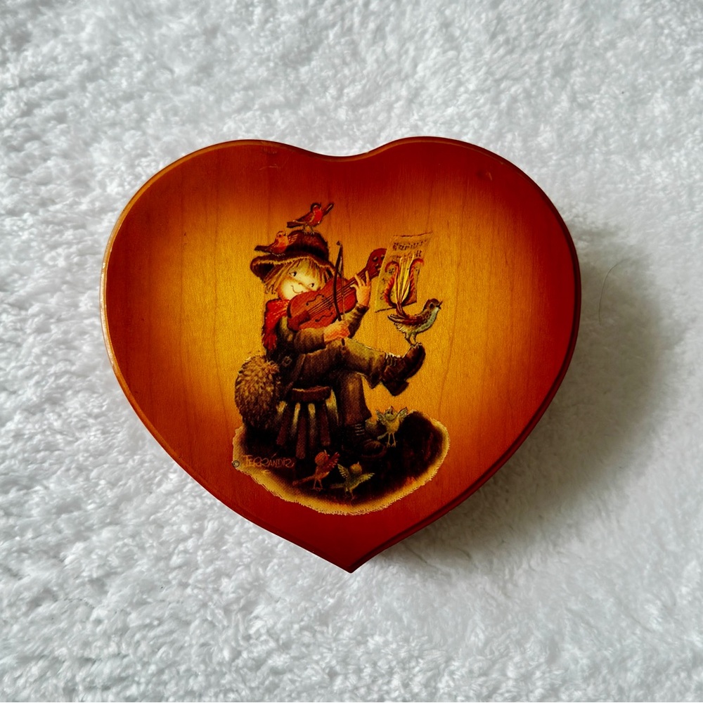 Vintage ANRI Italy “Candy Man” Heart Music Box •Fernandiz Wood Carving• Working